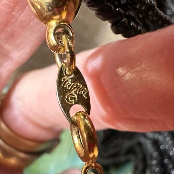 Vintage Trifari Torsade Necklace Black & Gold Tone - Picture 3 of 4